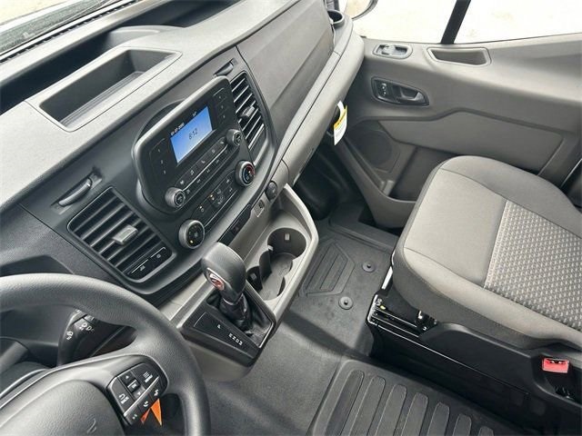Vehicle image 67 of 128
