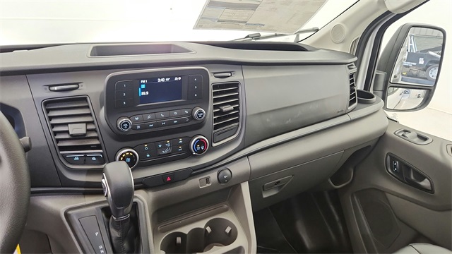 Vehicle image 15 of 20