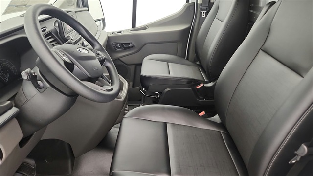 Vehicle image 10 of 20