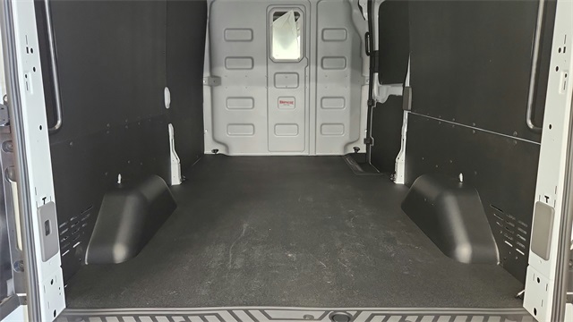 Vehicle image 18 of 20