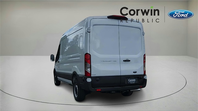 Vehicle image 8 of 20