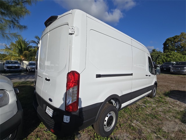Vehicle image 9 of 14