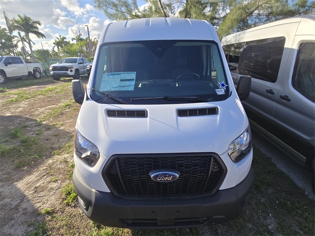 Vehicle image 4 of 14