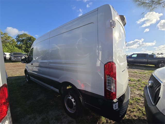Vehicle image 10 of 14