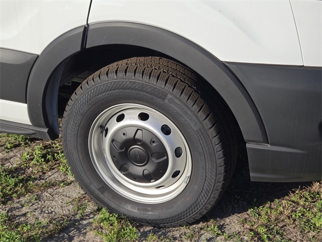 Vehicle image 11 of 14