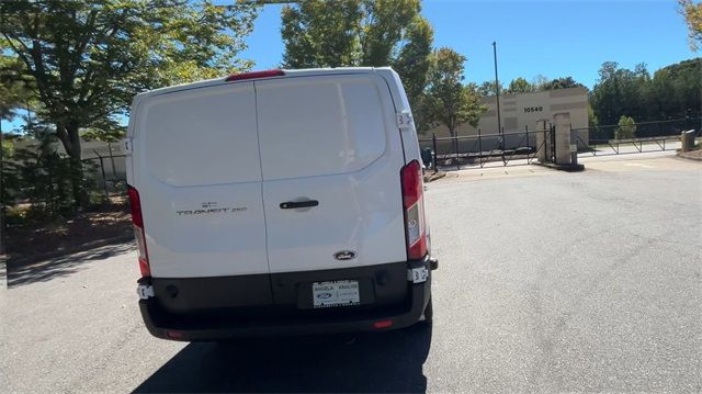 Vehicle image 18 of 40