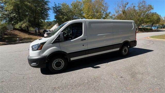 Vehicle image 2 of 40