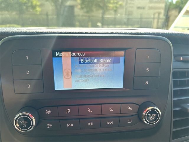 Vehicle image 33 of 40