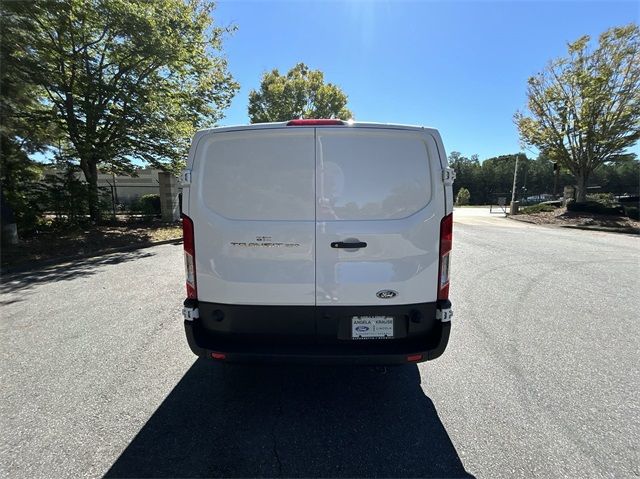 Vehicle image 12 of 40