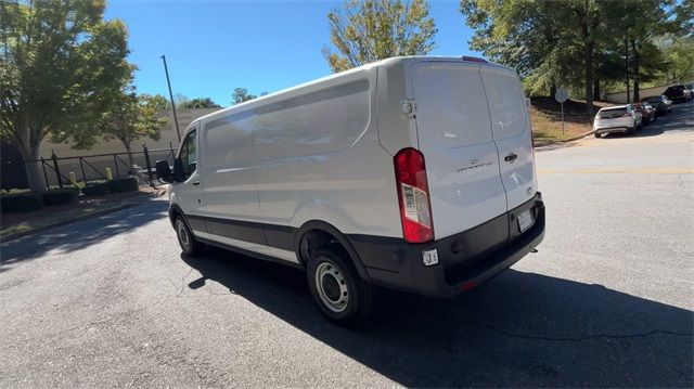 Vehicle image 13 of 40