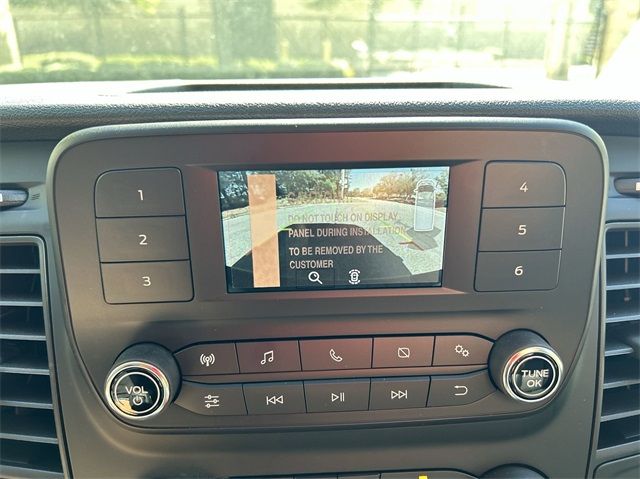 Vehicle image 34 of 40