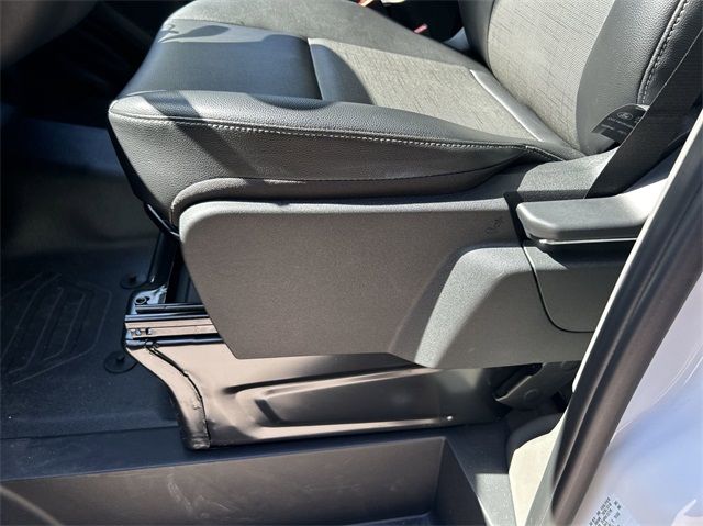 Vehicle image 22 of 40