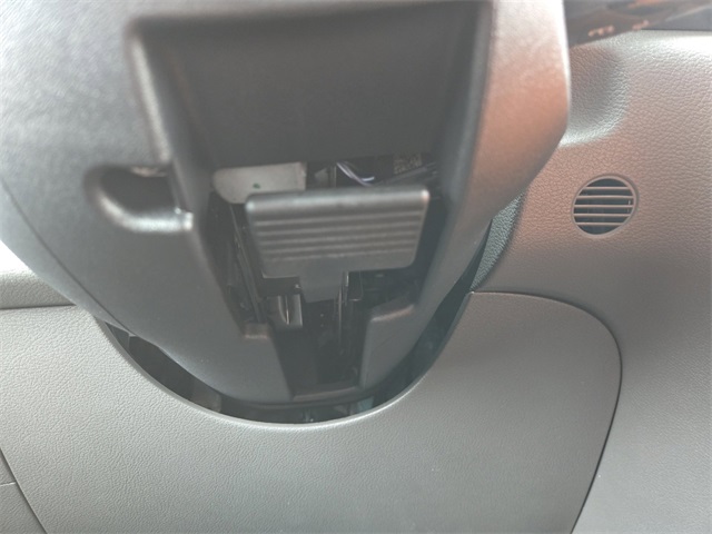 Vehicle image 18 of 64