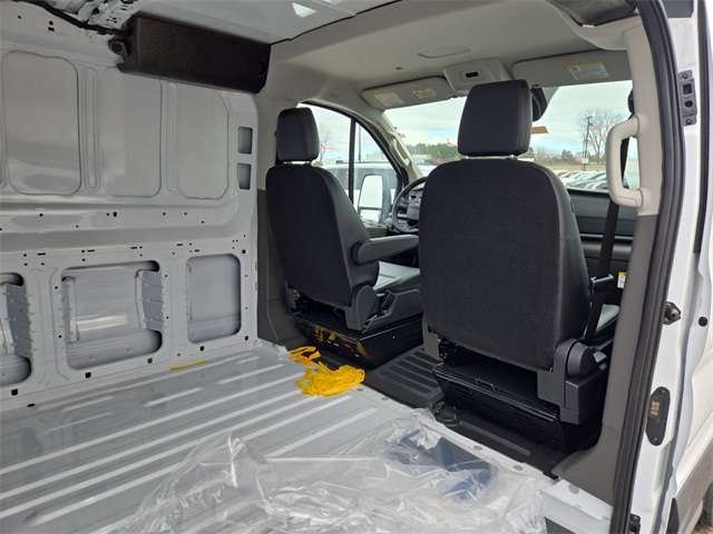 Vehicle image 62 of 64