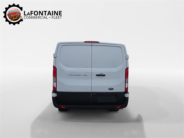 Vehicle image 6 of 64