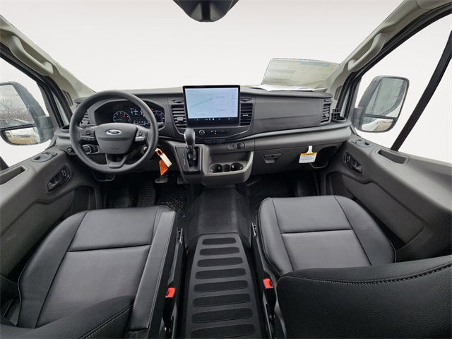 Vehicle image 10 of 64