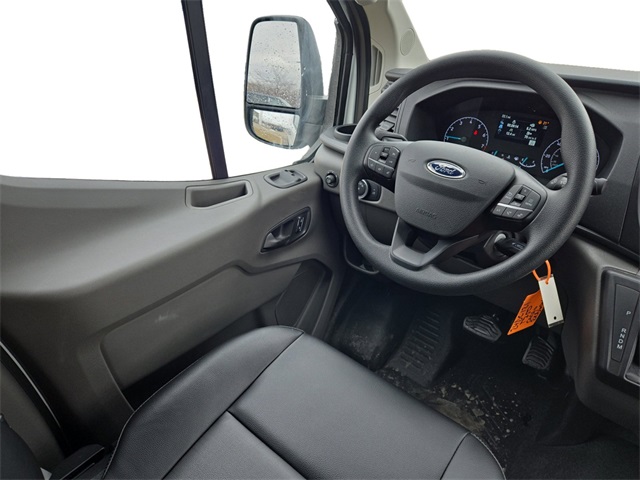 Vehicle image 12 of 64