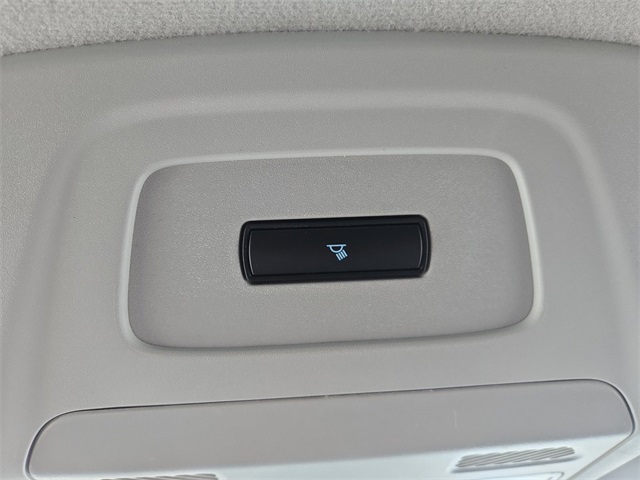 Vehicle image 15 of 64