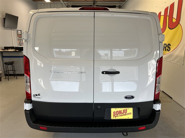 2024 Ford Transit Base Image 8 of 34