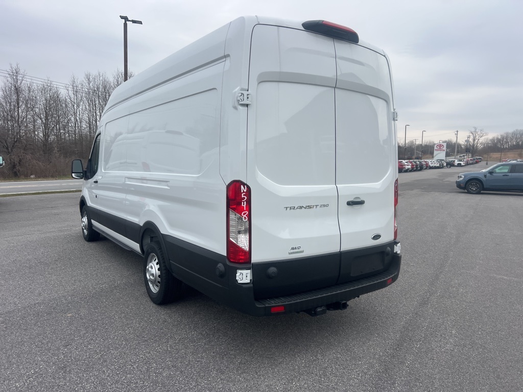 Vehicle image 7 of 19
