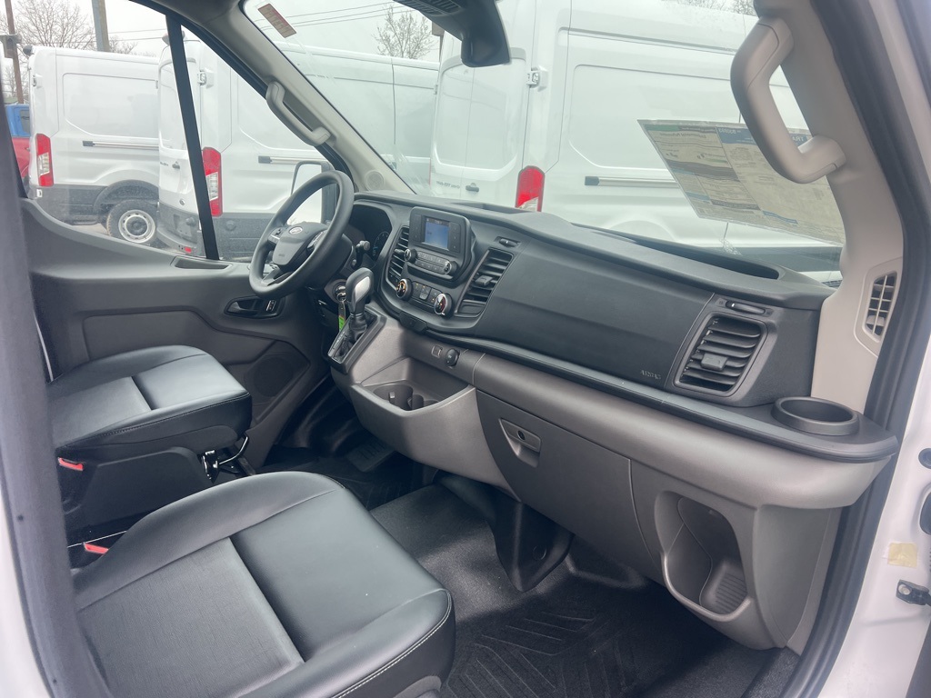 Vehicle image 12 of 19