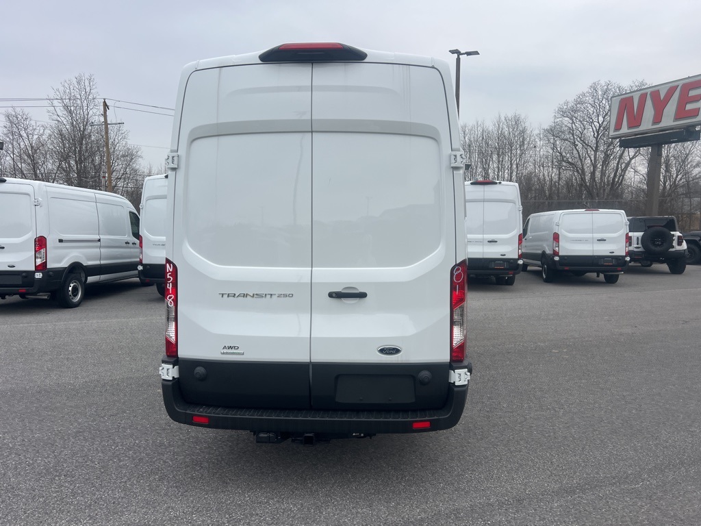 Vehicle image 8 of 19