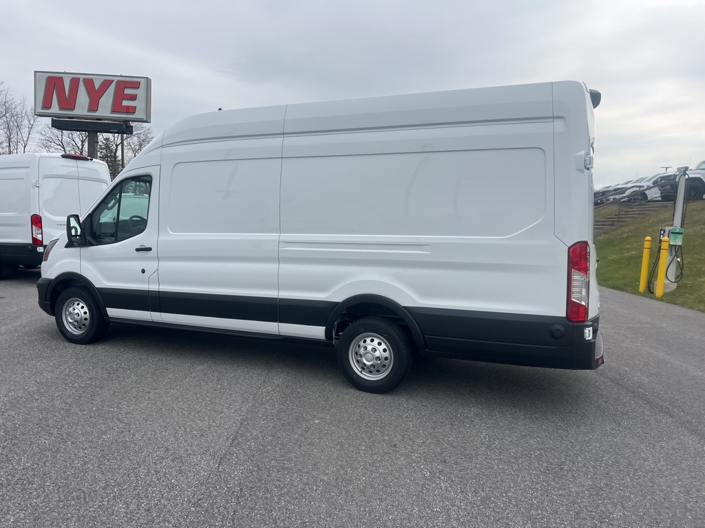 Vehicle image 5 of 19