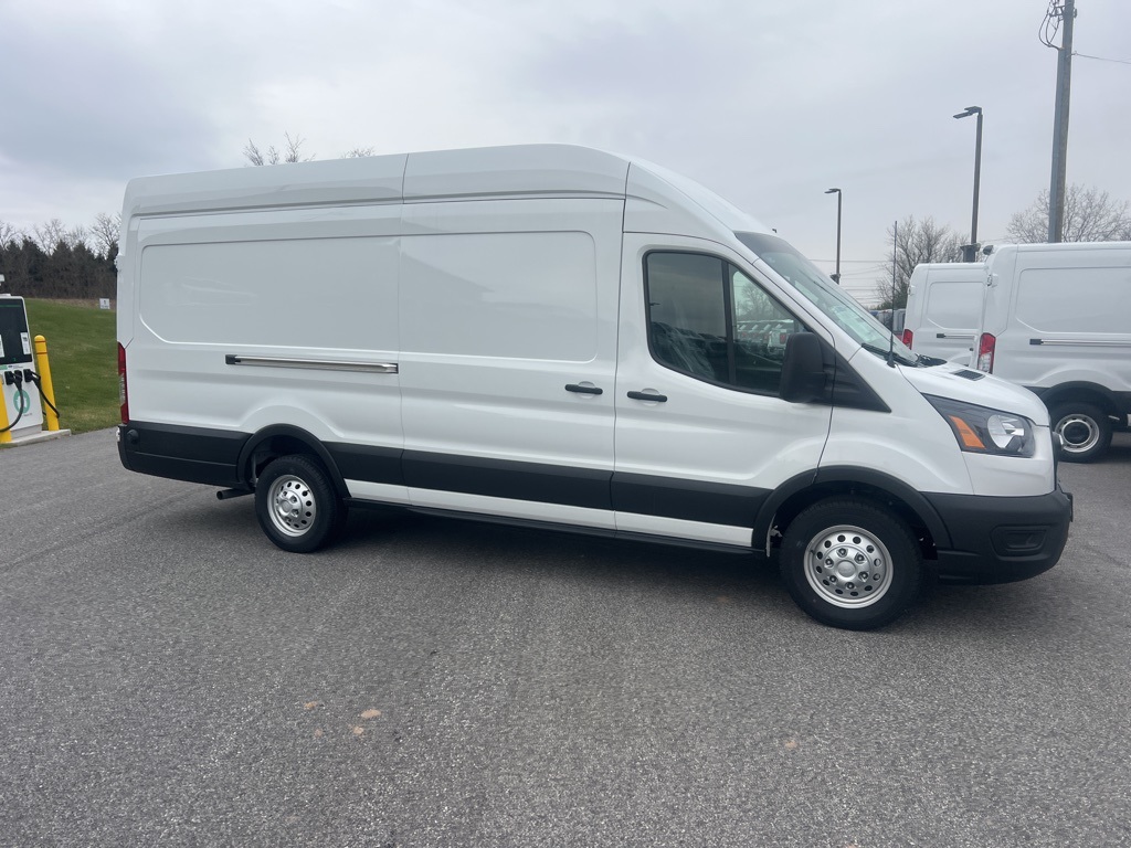 Vehicle image 4 of 19