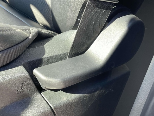 Vehicle image 17 of 28