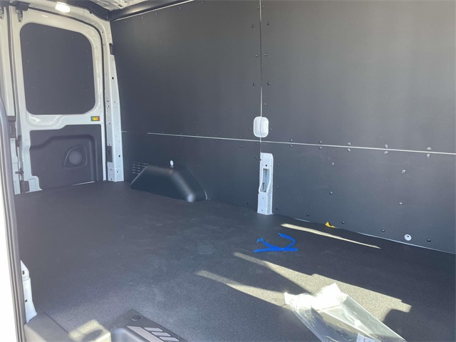Vehicle image 23 of 28
