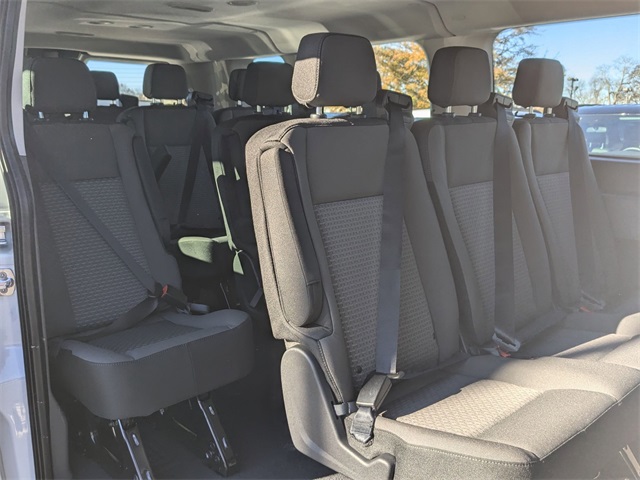 Vehicle image 20 of 27