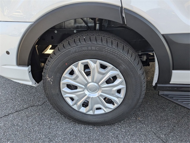 Vehicle image 26 of 27