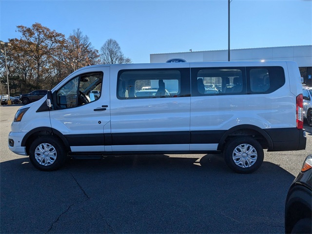 Vehicle image 8 of 27