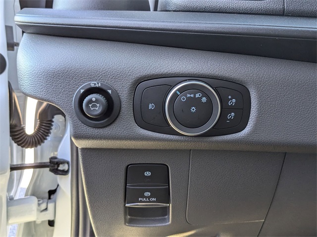 Vehicle image 10 of 27