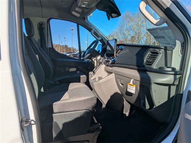 Vehicle image 24 of 27