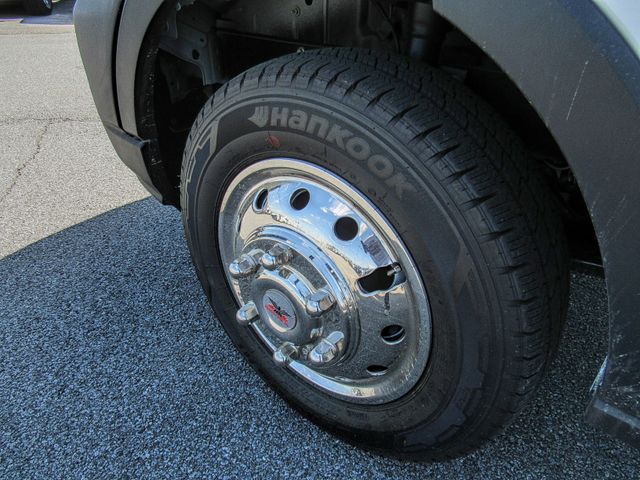 Vehicle image 8 of 17