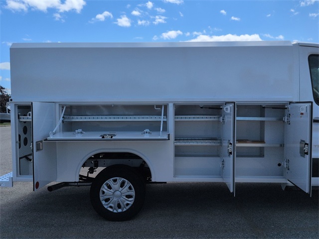 Vehicle image 15 of 64