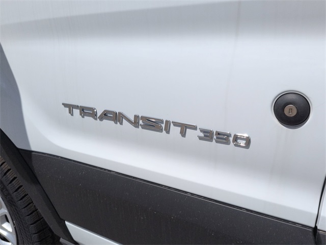 Vehicle image 43 of 64