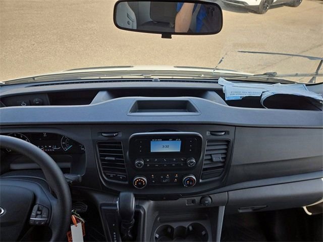 Vehicle image 26 of 64