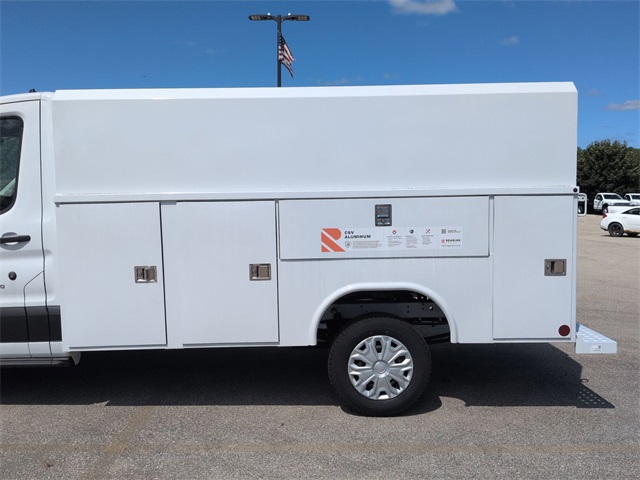 Vehicle image 8 of 64