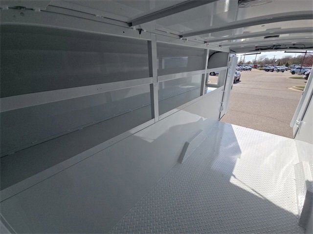 Vehicle image 59 of 64