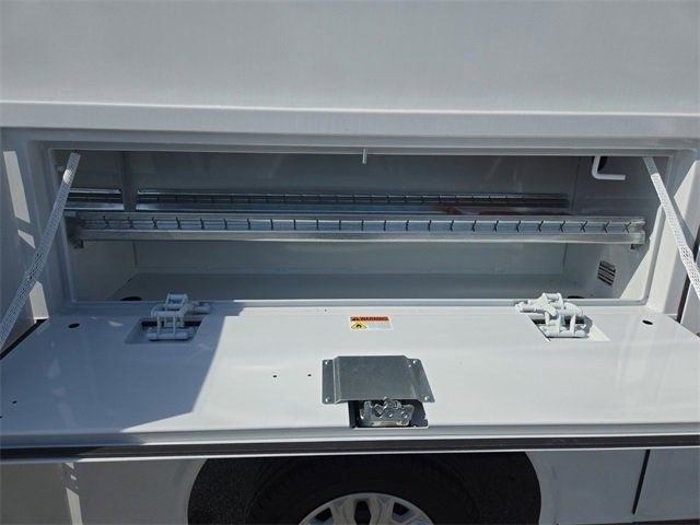 Vehicle image 58 of 64