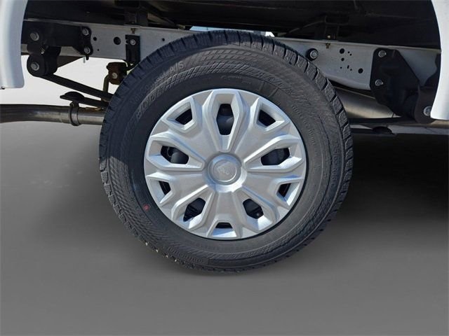 Vehicle image 18 of 64