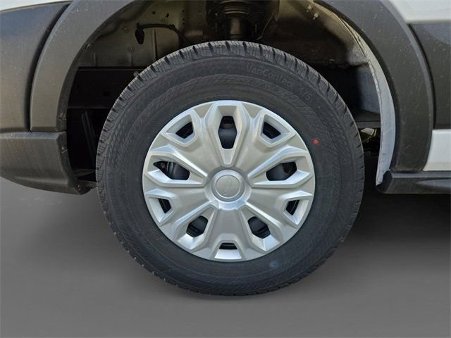 Vehicle image 16 of 64