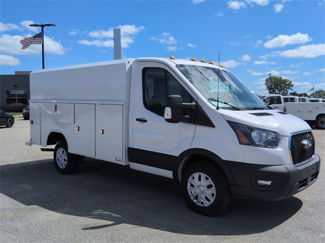 Vehicle image 4 of 64