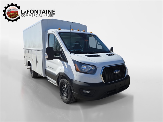 Vehicle image 4 of 64