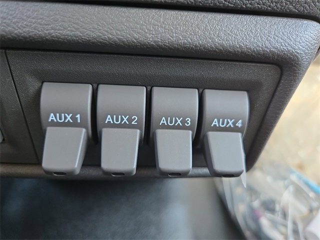 Vehicle image 15 of 64