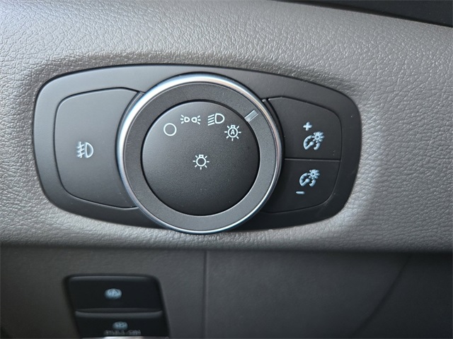 Vehicle image 16 of 64