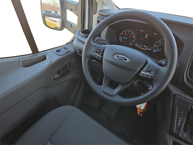 Vehicle image 12 of 64