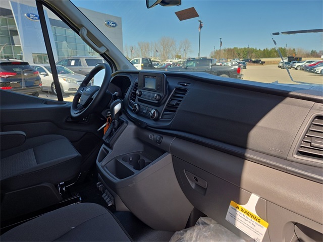 Vehicle image 25 of 64
